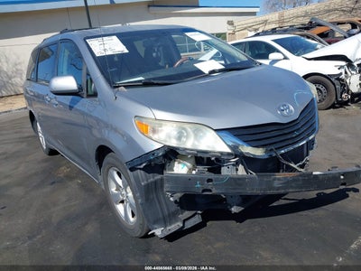 TOYOTA SIENNA 2011
