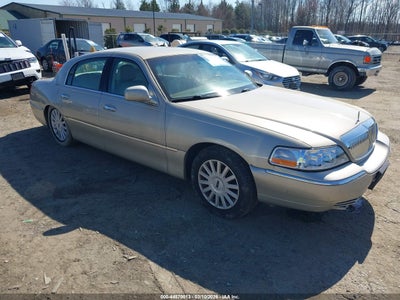 LINCOLN TOWN CAR 2005