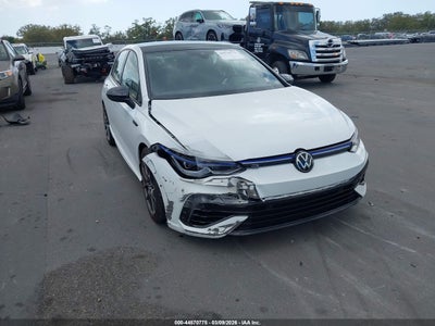 VOLKSWAGEN GOLF R 2024