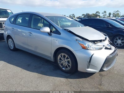 TOYOTA PRIUS V 2017