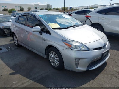 TOYOTA PRIUS PLUG-IN 2014
