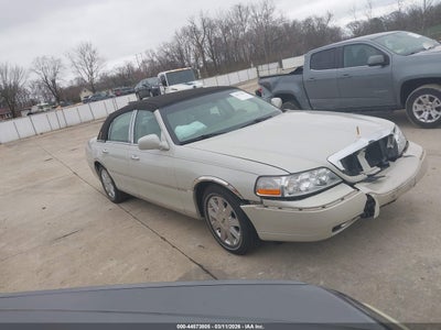 LINCOLN TOWN CAR 2004