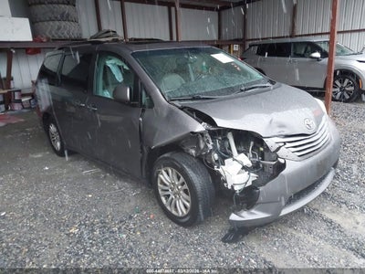 TOYOTA SIENNA 2015