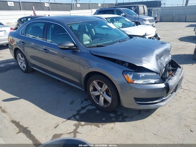 VOLKSWAGEN PASSAT 2012