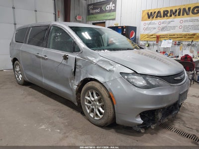 CHRYSLER PACIFICA 2017