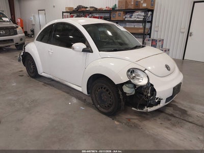 VOLKSWAGEN NEW BEETLE 2010