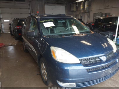 TOYOTA SIENNA 2004