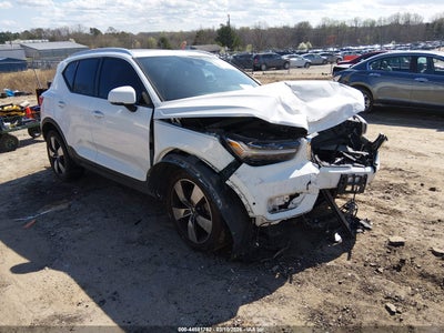 VOLVO XC40 2019