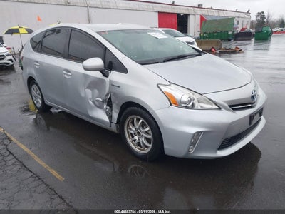 TOYOTA PRIUS V 2012