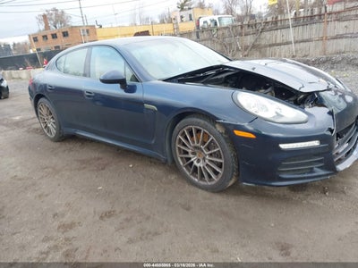 PORSCHE PANAMERA 2016