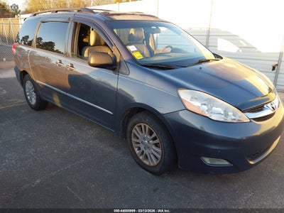 TOYOTA SIENNA 2010