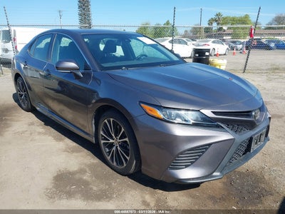 TOYOTA CAMRY 2020