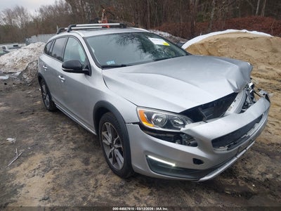 VOLVO V60 CROSS COUNTRY 2016