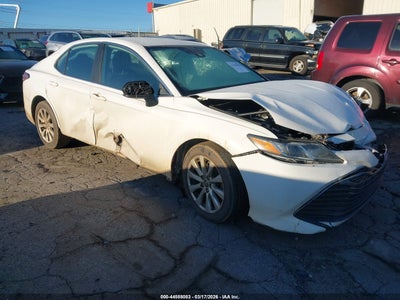 TOYOTA CAMRY 2020