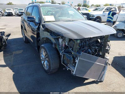TOYOTA HIGHLANDER HYBRID 2024