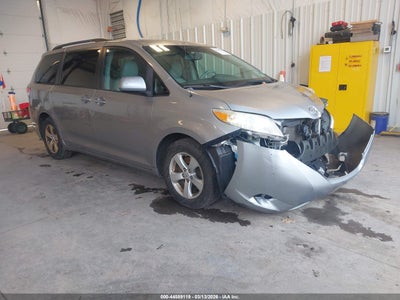 TOYOTA SIENNA 2011