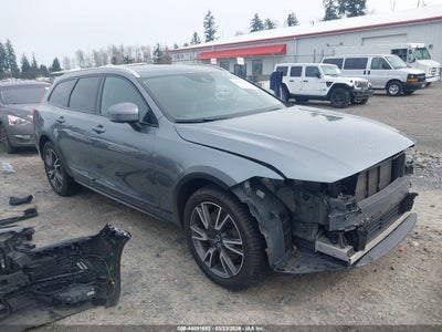 VOLVO V90 CROSS COUNTRY 2017