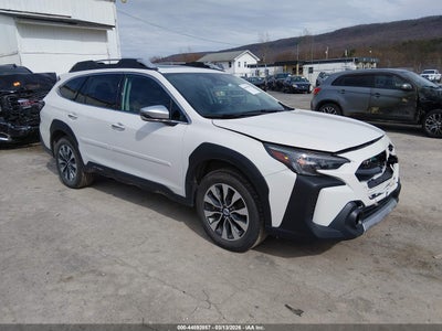 SUBARU OUTBACK 2025