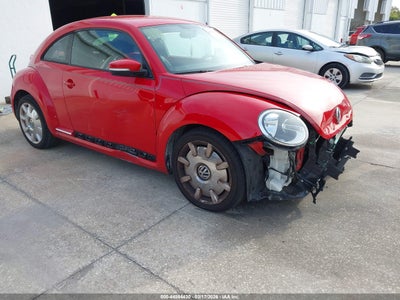VOLKSWAGEN BEETLE 2012