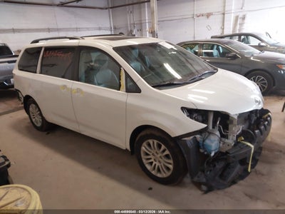 TOYOTA SIENNA 2015
