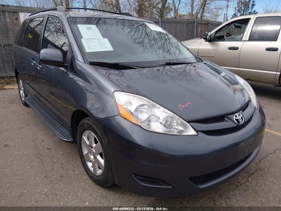 TOYOTA SIENNA 2008