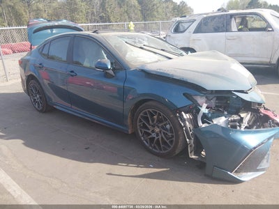 TOYOTA CAMRY 2025