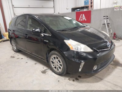 TOYOTA PRIUS V 2013