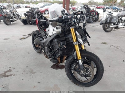 SUZUKI GSX-S1000 2024