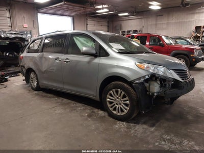TOYOTA SIENNA 2015