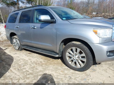 TOYOTA SEQUOIA 2010