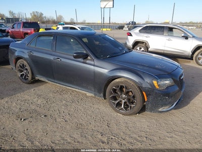 CHRYSLER 300 2019