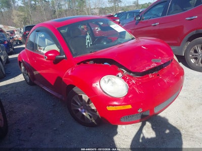 VOLKSWAGEN NEW BEETLE 2010