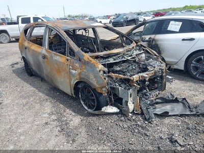 TOYOTA PRIUS V 2012