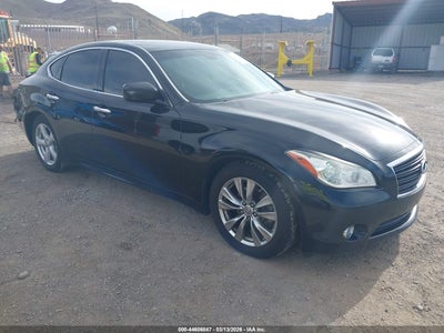 INFINITI M37 2013