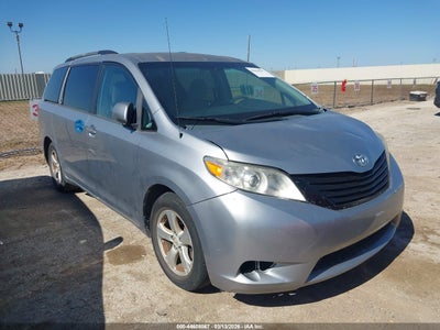 TOYOTA SIENNA 2014