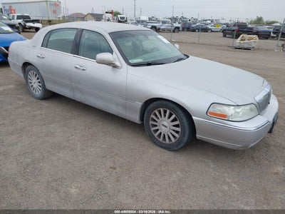 LINCOLN TOWN CAR 2004