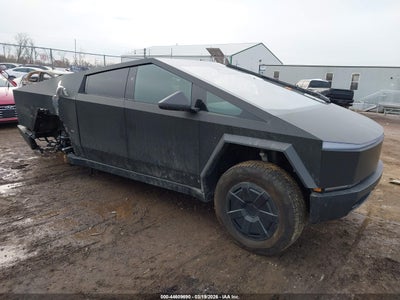 TESLA CYBERTRUCK 2025