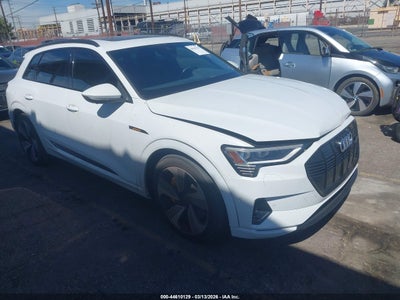 AUDI E-TRON 2022