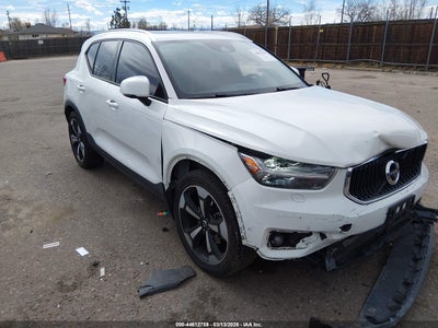 VOLVO XC40 2019