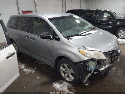 TOYOTA SIENNA 2011