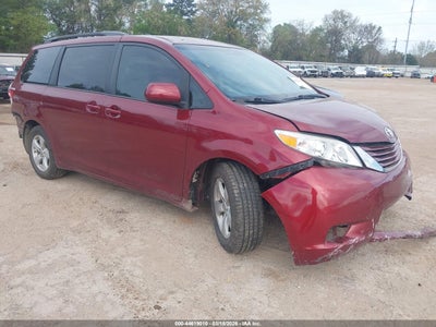 TOYOTA SIENNA 2017