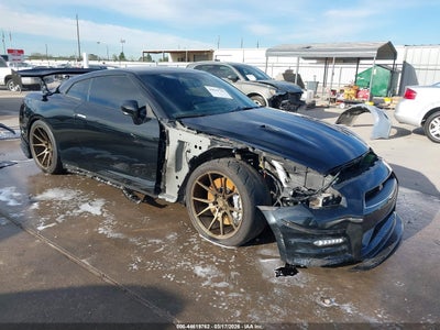 NISSAN GT-R 2014
