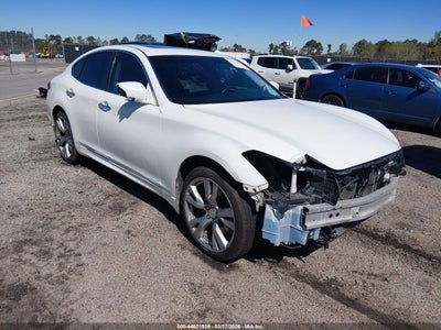 INFINITI M37 2011