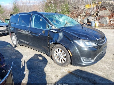 CHRYSLER PACIFICA 2017