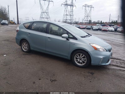 TOYOTA PRIUS V 2014