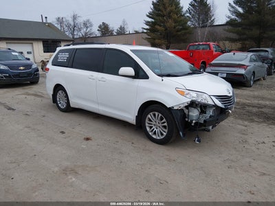 TOYOTA SIENNA 2013
