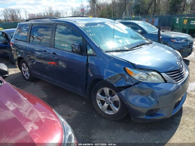 TOYOTA SIENNA 2013