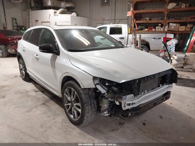 VOLVO V60 CROSS COUNTRY 2015