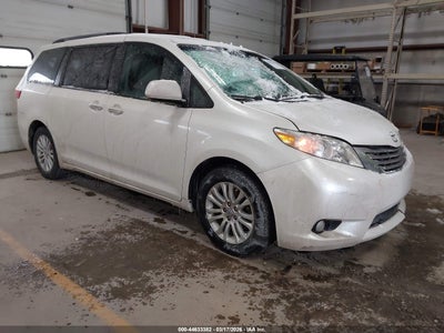 TOYOTA SIENNA 2017