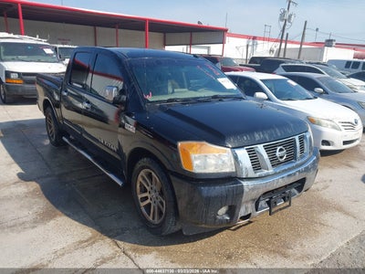 NISSAN TITAN 2015